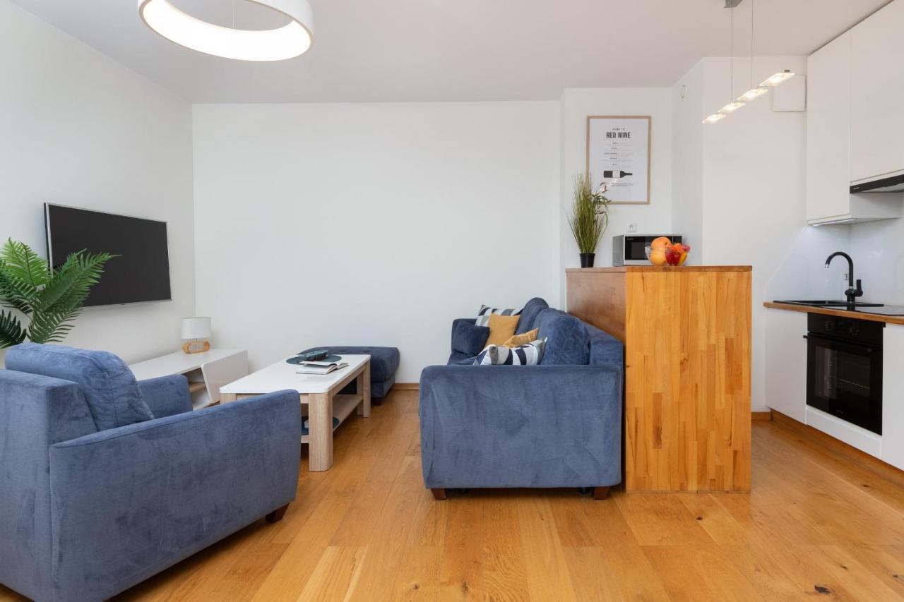 Modern Gdynia Apartment With Balcony & Parking By Noclegi Renters Екстер'єр фото